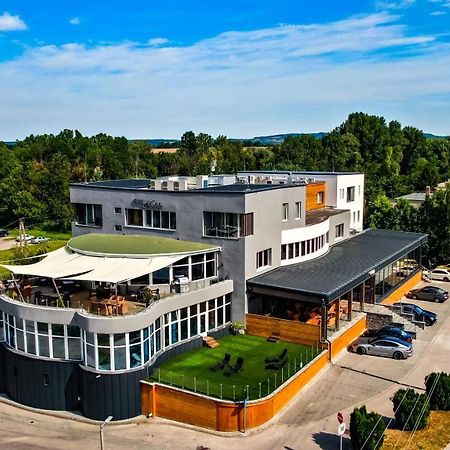 Hotel Kristaly Konferencia & Wellness Ajka Dış mekan fotoğraf