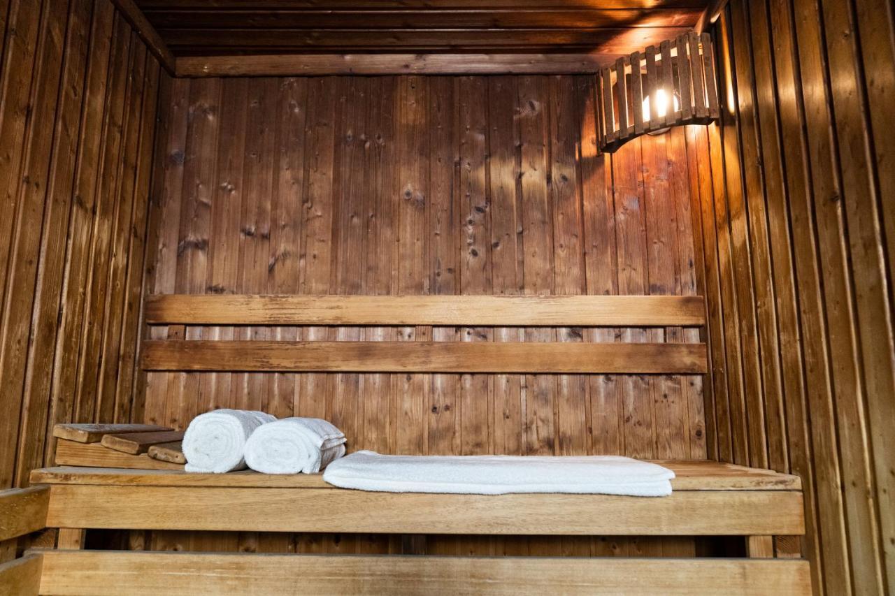 Hotel Kristaly Konferencia & Wellness Ajka Dış mekan fotoğraf