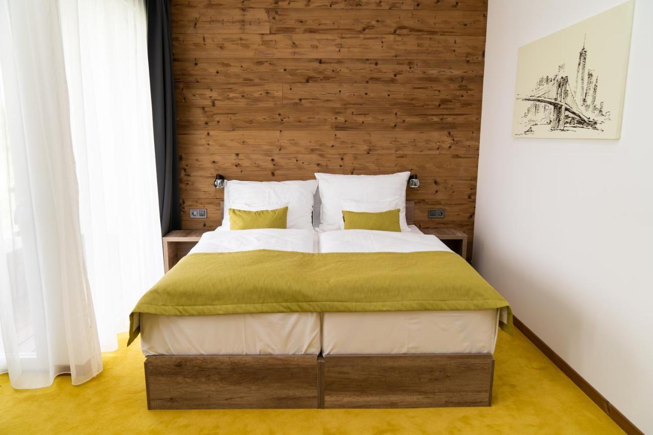 Hotel Kristaly Konferencia & Wellness Ajka Dış mekan fotoğraf