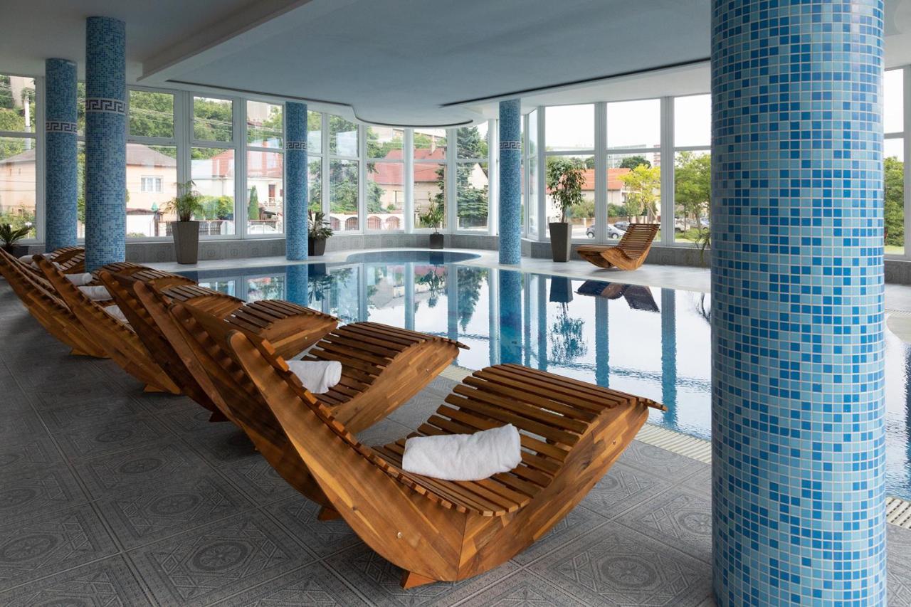 Hotel Kristaly Konferencia & Wellness Ajka Dış mekan fotoğraf