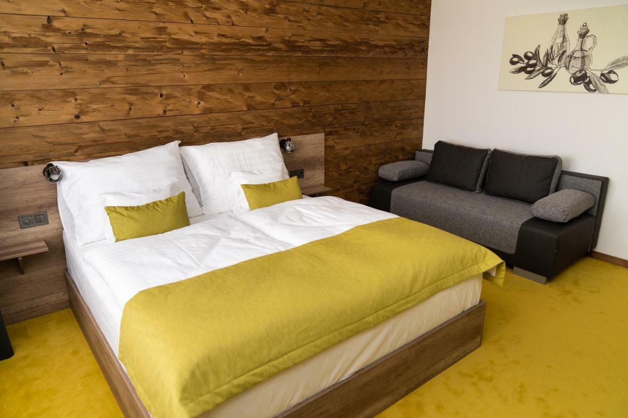 Hotel Kristaly Konferencia & Wellness Ajka Dış mekan fotoğraf