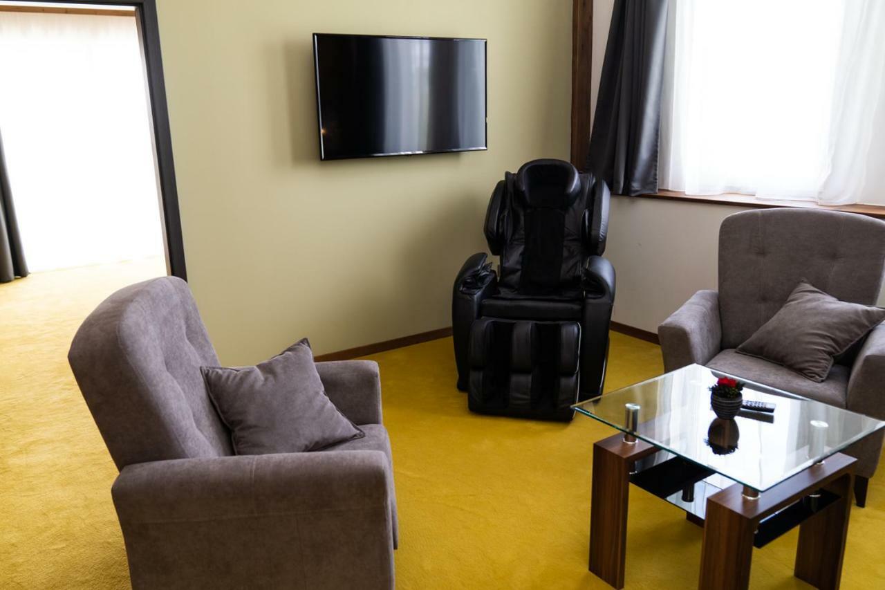 Hotel Kristaly Konferencia & Wellness Ajka Dış mekan fotoğraf