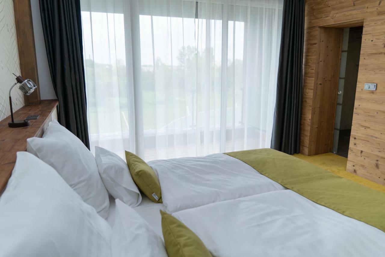 Hotel Kristaly Konferencia & Wellness Ajka Dış mekan fotoğraf